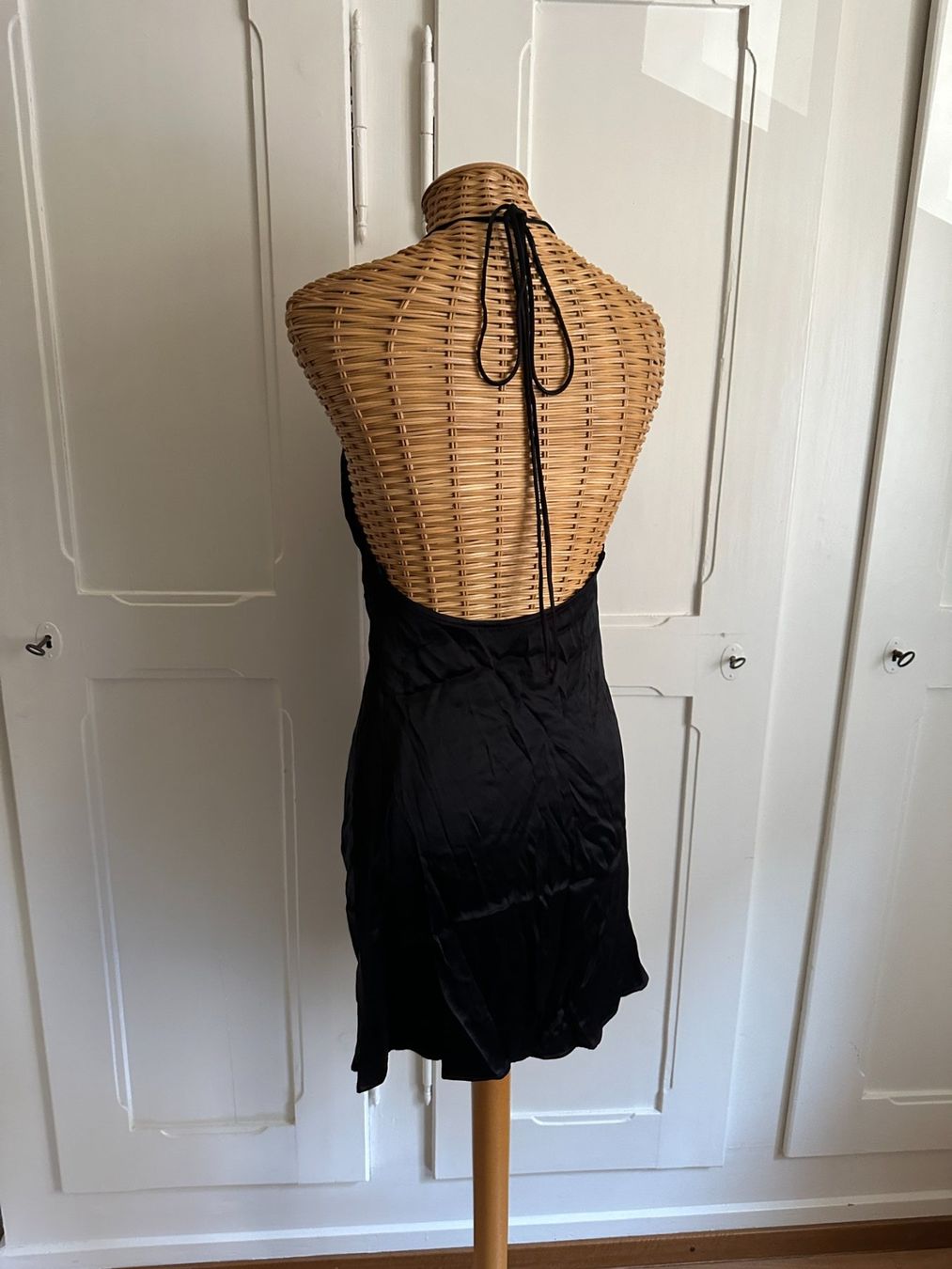 Tally Weijl Vestiti: Satin Kleidchen schwarz XS – Usato da Zürich venduto da Diazaio 2