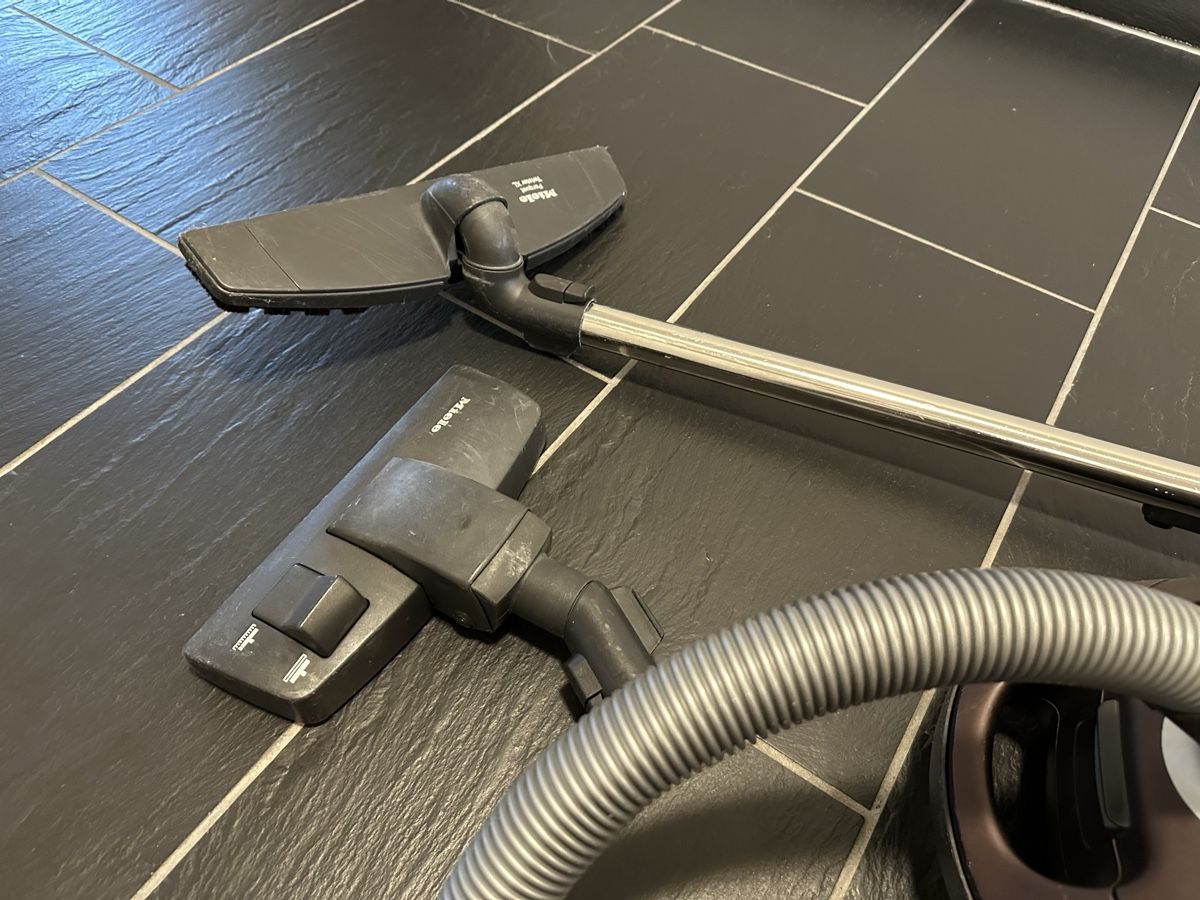 Miele Aspirapolveri & Accessori: Staubsauger Miele Jazz – Usato da Chur venduto da Sim7000 2