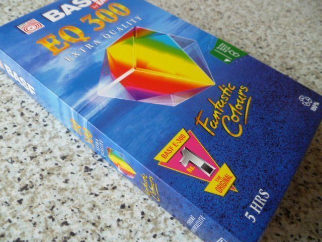 Cassette vuote: 2 Stück BASF EQ 300 VHS Kassetten – Nuovo e nell'imballaggio originale da Zofingen venduto da sosalinos01