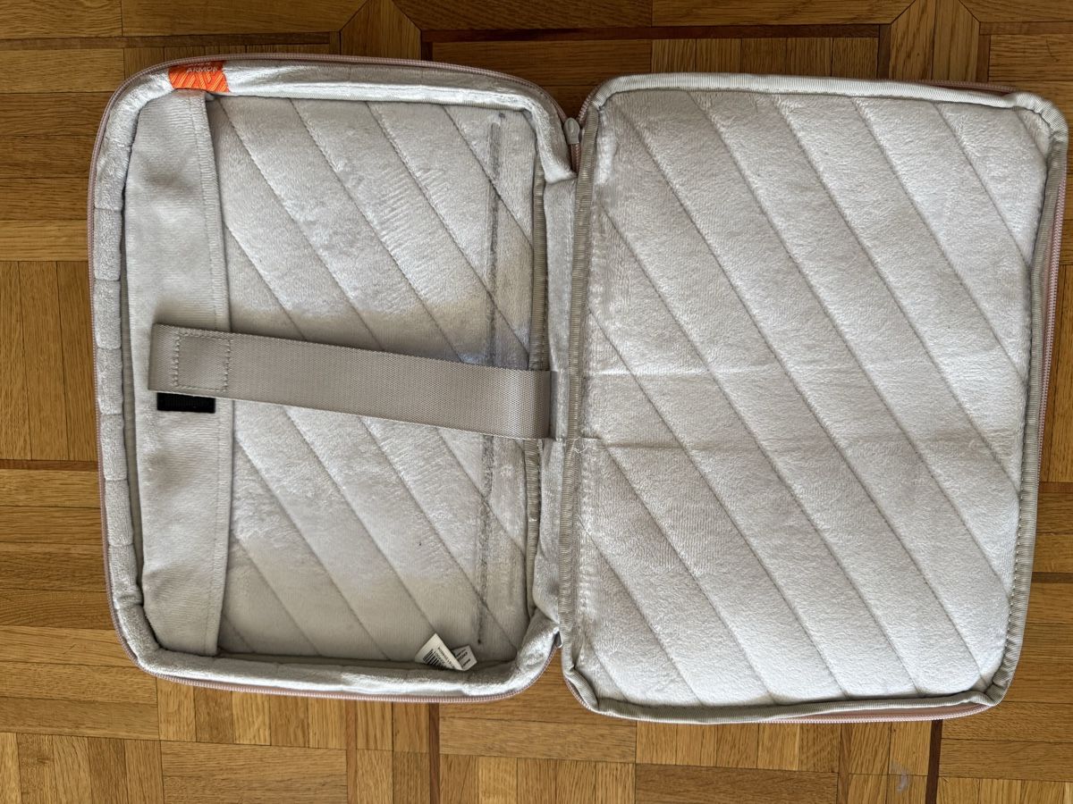 Covers & Borse: Tomtoc laptop bag – Usato da Genève venduto da hai_2rp8 2