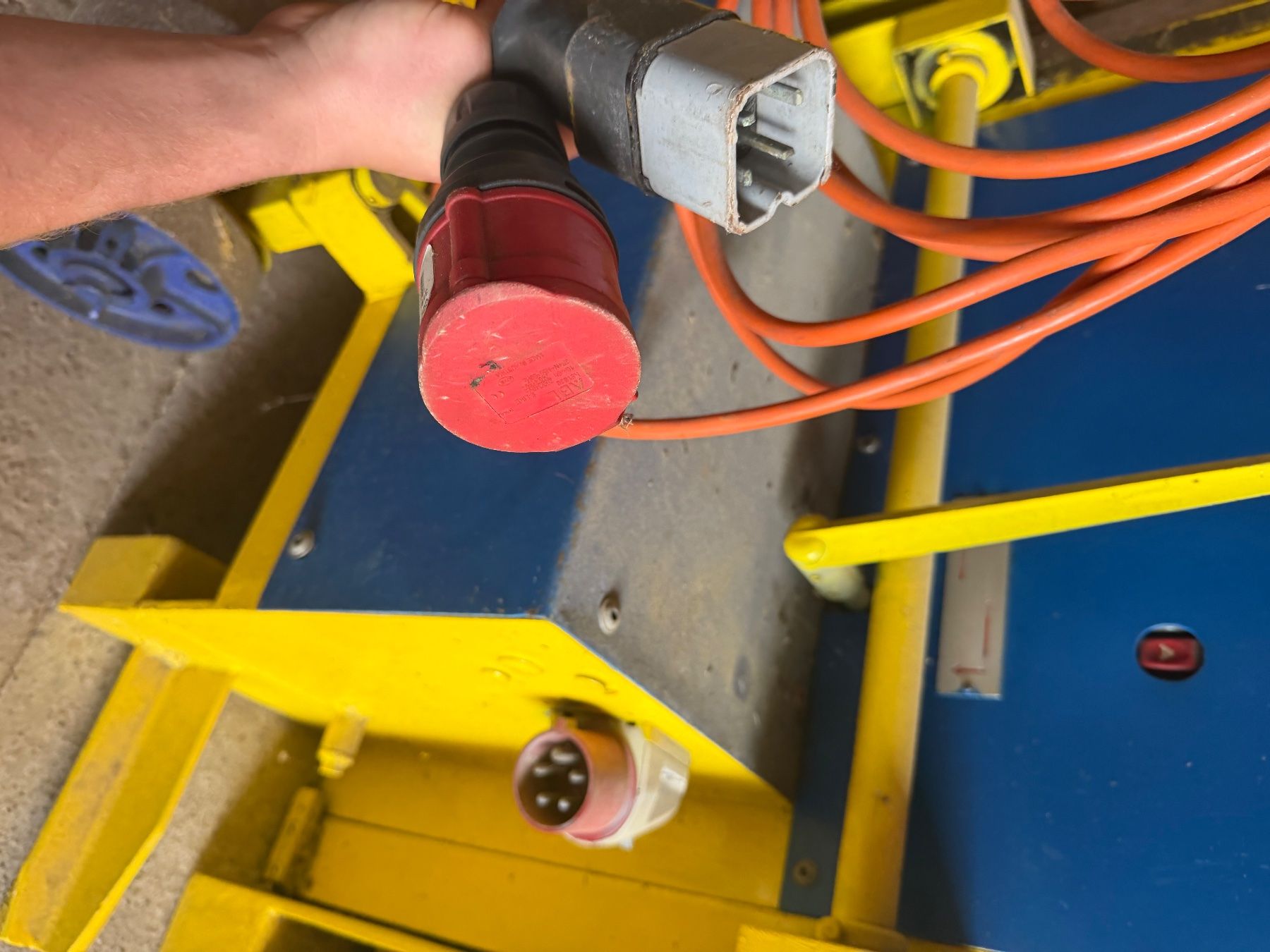 Piattaforme elevatrici & Crick: Autolift – Usato da Oppligen venduto da Aenschu06 6