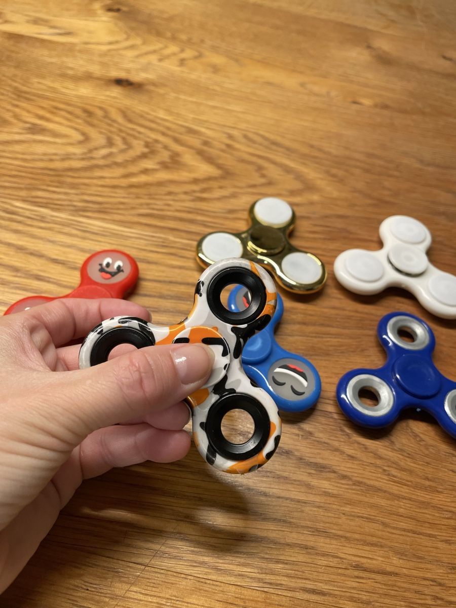 Jouets: 6 Fidget Spinner Set   – D'occasion à Niederbüren par Poschti_19 1