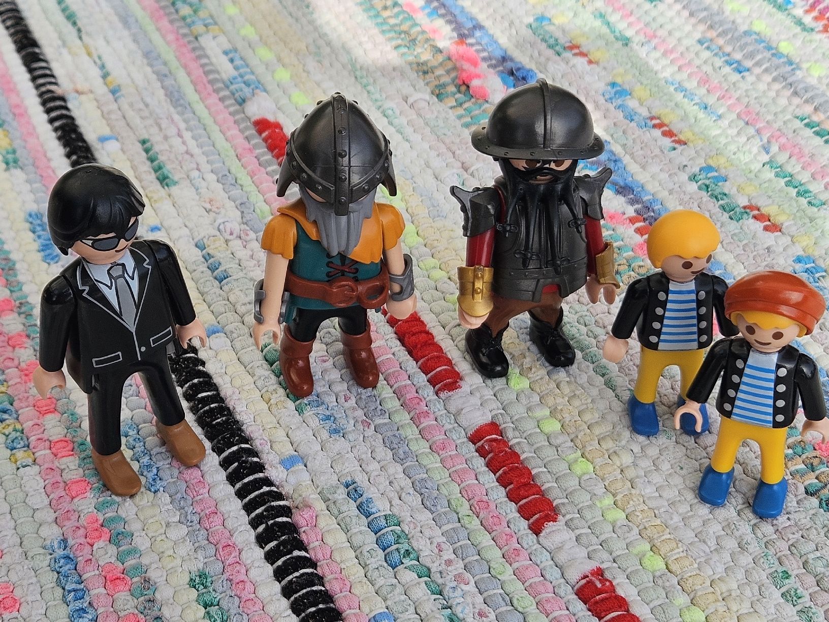 Playmobil Giocattoli: Playmobil Figuren - Ritter, Agenten, Kinder – Usato da Wettingen venduto da Sk8ertomda