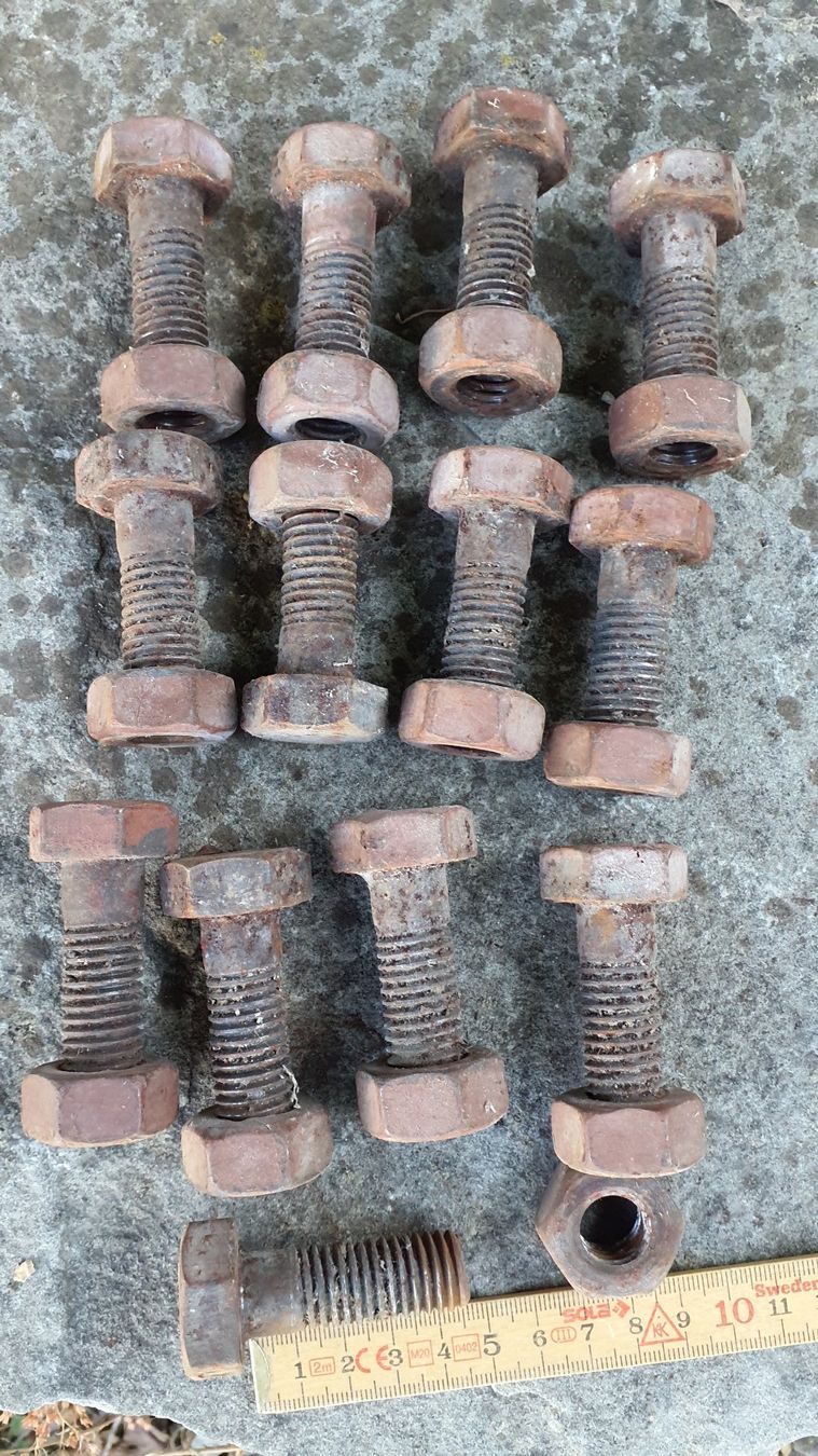 Ferramenta: Schrauben Metall M16 – Usato da Sirnach venduto da Formalin