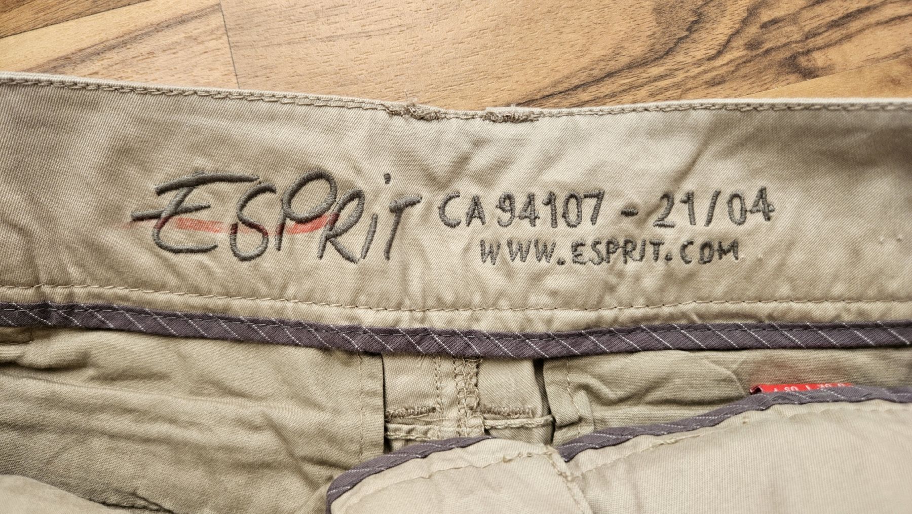 Esprit Pantaloni: Esprit Hose beige mit Gürtel, Grösse 34, neu – Nuovo (secondo la descrizione) da Schmitten / FR venduto da Gumispvc 4