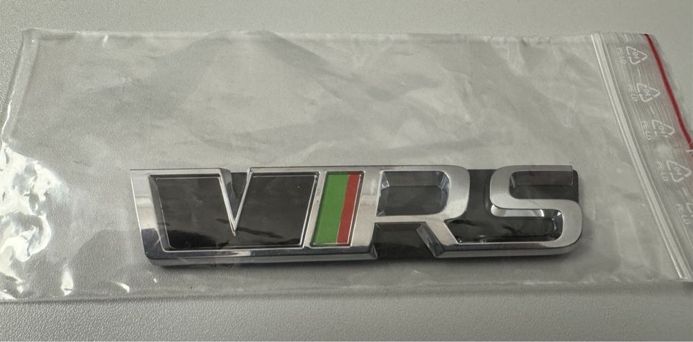 Original Skoda VRS Emblem/Logo +NEU+ (Neu und originalverpackt) in ...