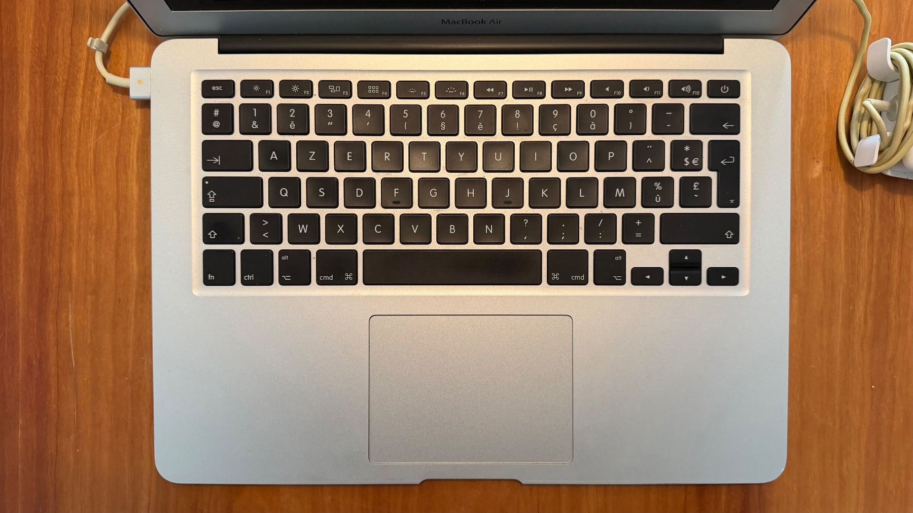 Apple Portables: MacBook Air 2015 AZERTY – D'occasion à Zürich par pevamoreauu 1