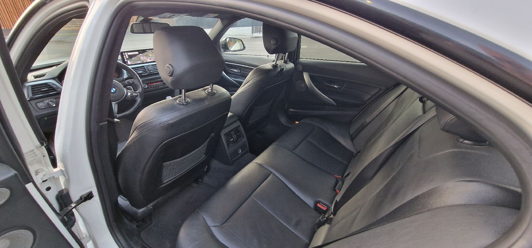 BMW Automobili: BMW 335i Xdrive, 2014, M Performance – Usato da Massongex venduto da Mirela0904 5