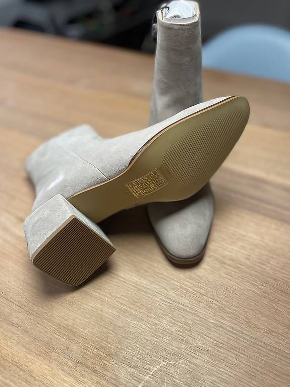 Damenschuhe: Zign Leather Stiefelette NEU – Gebraucht aus Bern von Milena2323 1