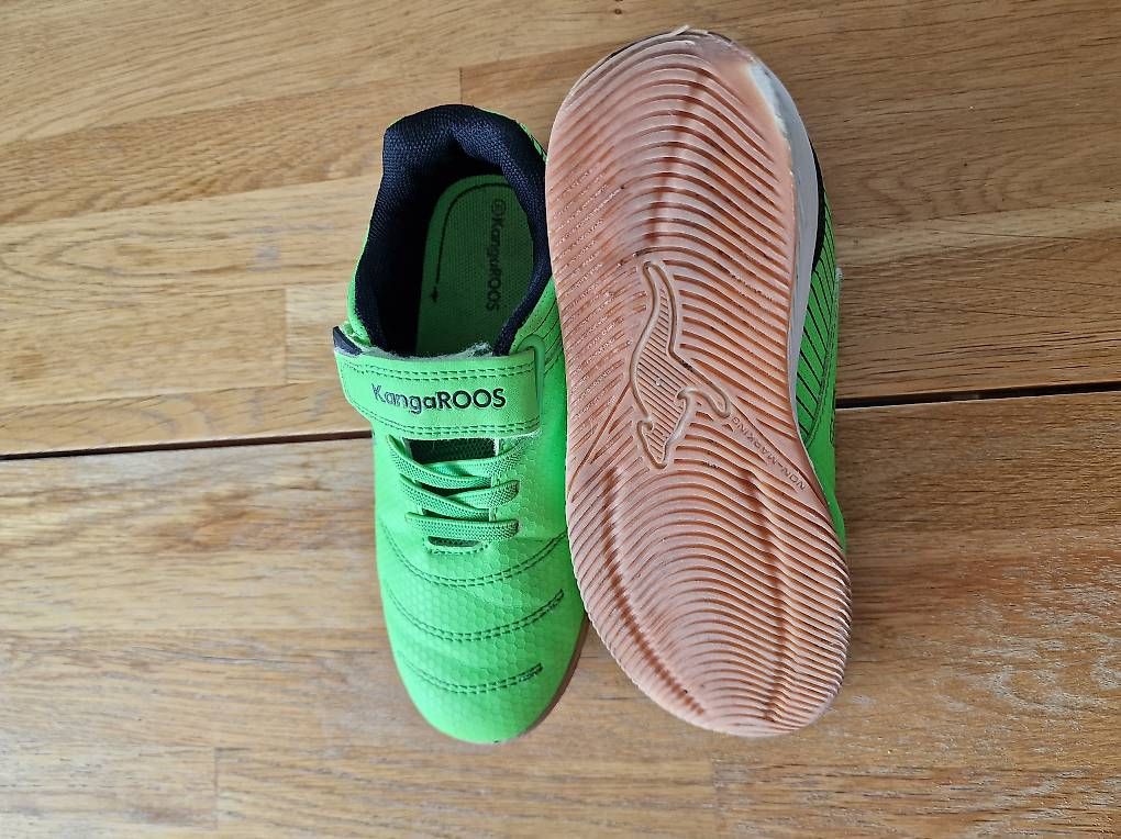 Scarpe per ragazzi: Kinderfussballschuhe KangaROOS – Usato da Zürich venduto da Rip2 2