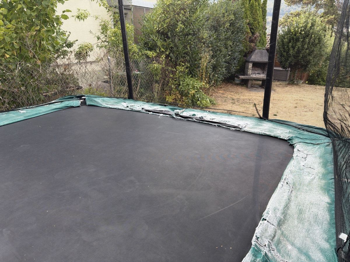 Decathlon Trampolini: Trampoline rectangulaire avec filet de protection – Usato da Biel/Bienne venduto da Niklasson 2