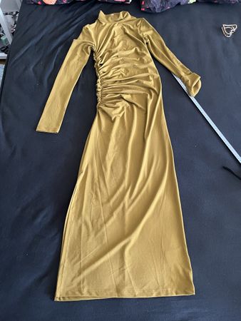 Kleid H&M Rollkragen gerafft senfgelb Grösse XS