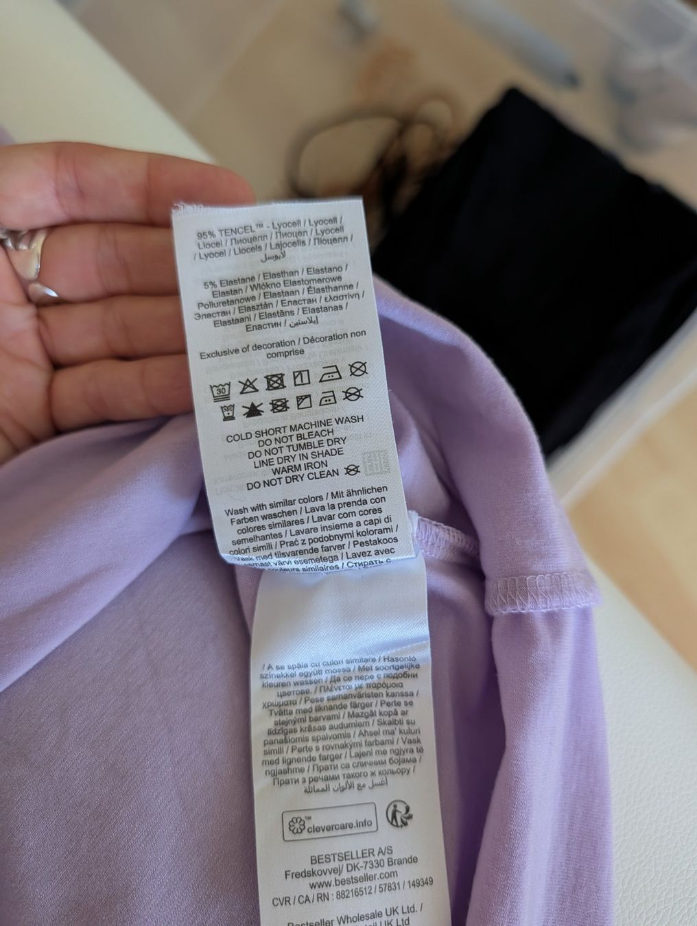 Vero Moda T-Shirts: Shirt Vero Moda Aware XS – Gebraucht aus Appenzell von Pontigui2007 2
