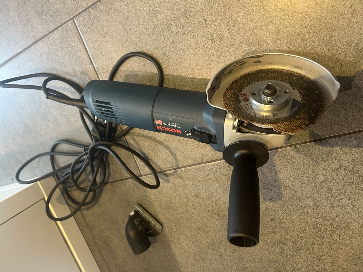 Tutte le macchine: Bosch Winkelschleifer Trennjäger  GWS – Usato da Mühledorf SO venduto da Dania77 2