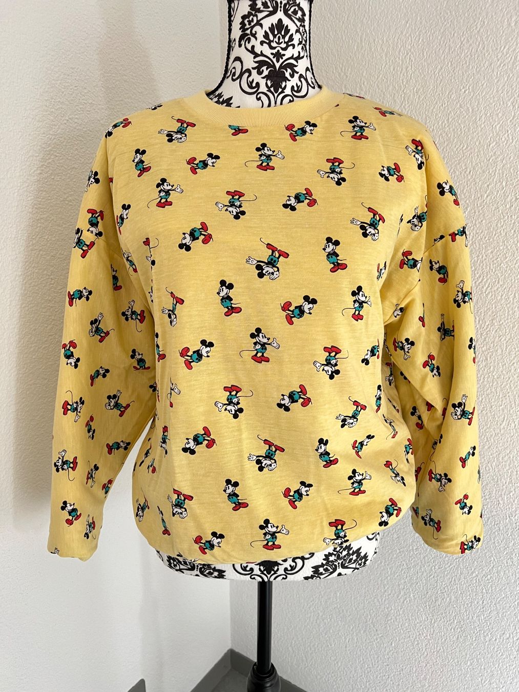Pulls & Sweat-shirts: Disney Wende Pullover, Gr. M – D'occasion à Walzenhausen par Cerna007 7