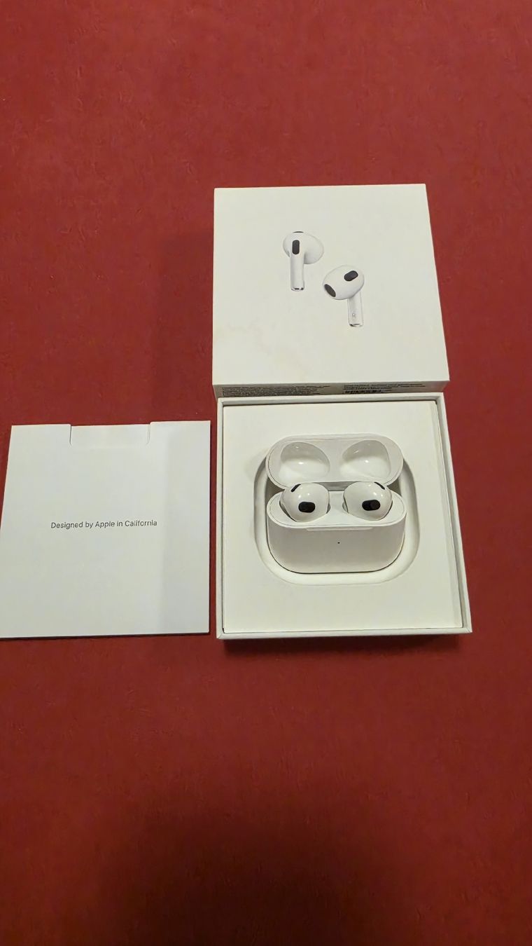 Apple Cuffie: AirPods Gen. 3 – Usato da Zug venduto da SZC. 2