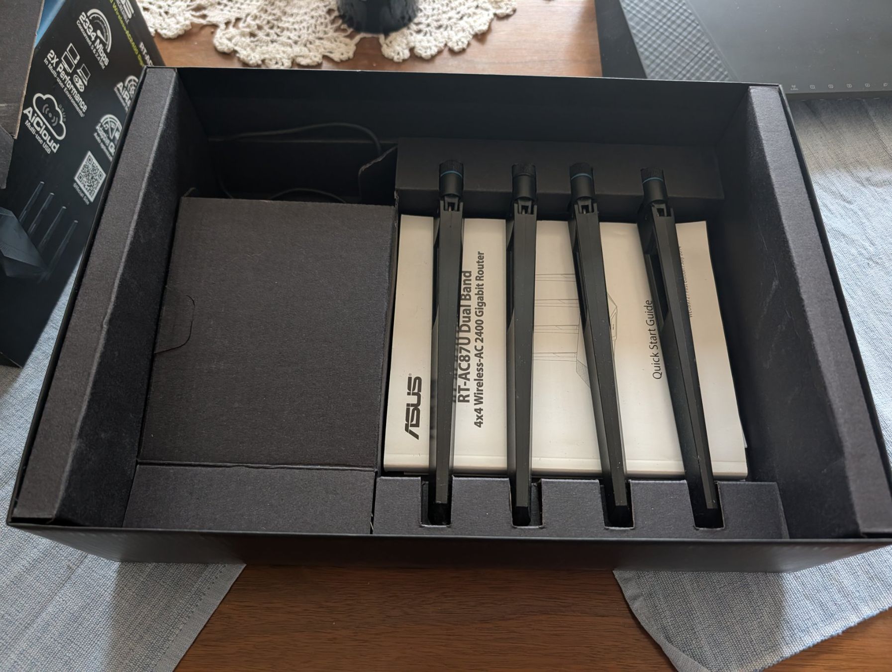 Asus Modem & Router: Asus RT-AC87U router – Usato da Zürich venduto da zuz_9qry 2