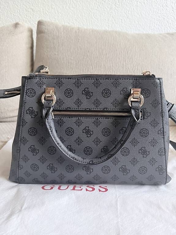 Borse da donna: Guess Handtasche Schwarz  – Usato da Sennwald venduto da Cloe_M98 1