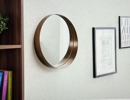 Round Copper Wall Mirror - Stylish Home Decor - Chic Look!