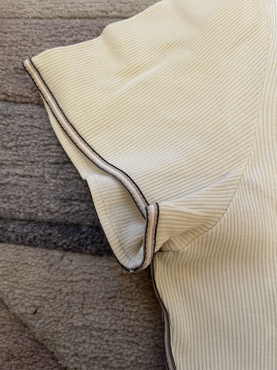 Moncler T-shirt: Edles Shirt, Rippenmuster, helles beige, M/L – Usato da Payerne venduto da Cosch 3