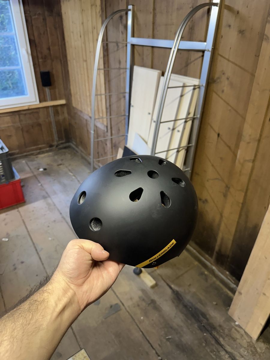 Caschi: Skating helm verstellbar ab 1.- – Usato da Gasel venduto da AjguenS