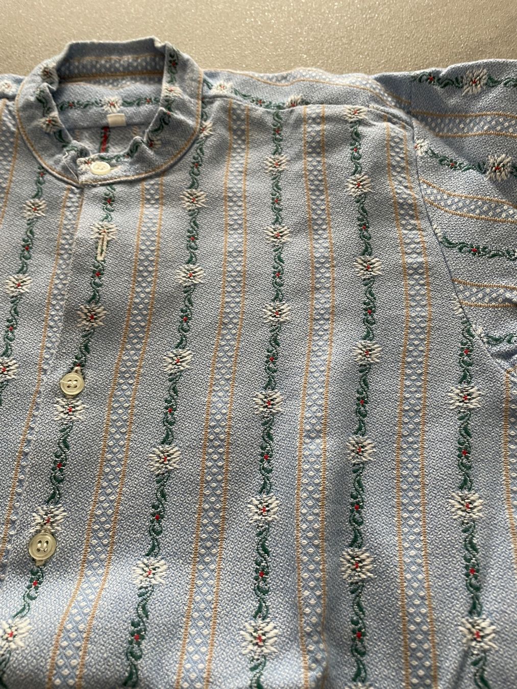 Hemden, T-Shirts & Polos: Edelweisshemd, Kind, Grösse 140, Langarm – Gebraucht aus Watt von muffi-061 1
