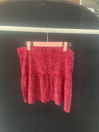 Brandy Melville Mini-Rock, rot geblümt - Sommer-Must Have!