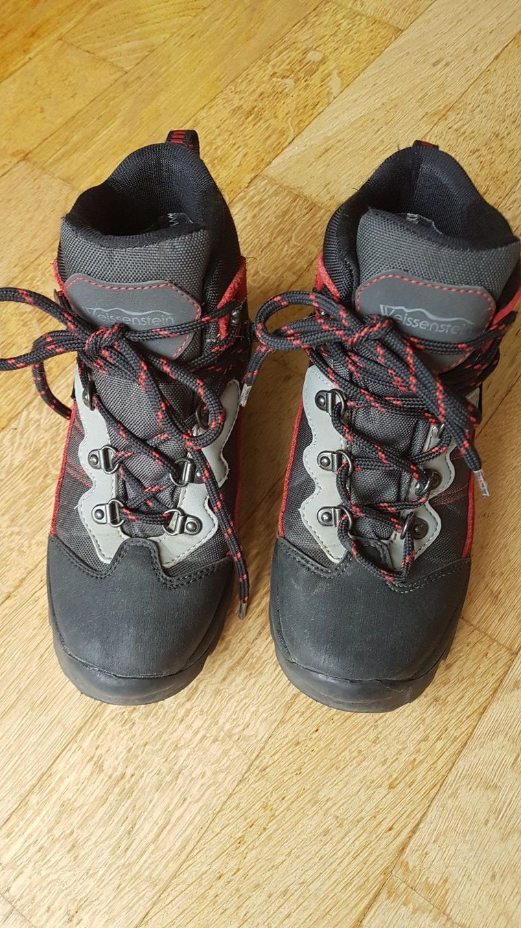 Chaussures hommes: Trekkingschuhe / Wanderschuhe Grösse 35 – D'occasion à Buchrain par Xaro01