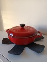 Pyrex rote Gusseisenpfanne