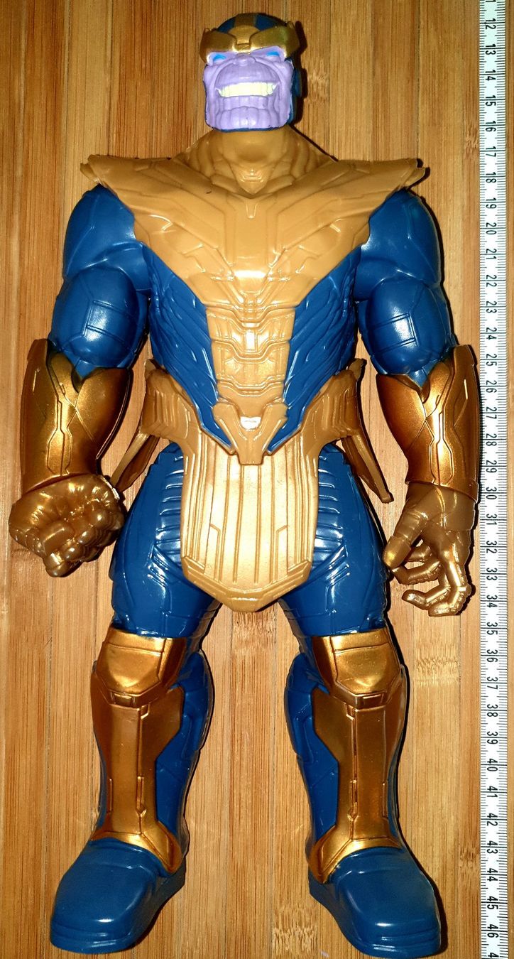 Figurines: Actionfigur Thanos (Avengers) – D'occasion à Zofingen par Barnu21