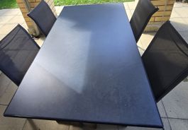 Gartentisch rechteckig schwarz Metall plus 4 Stühle