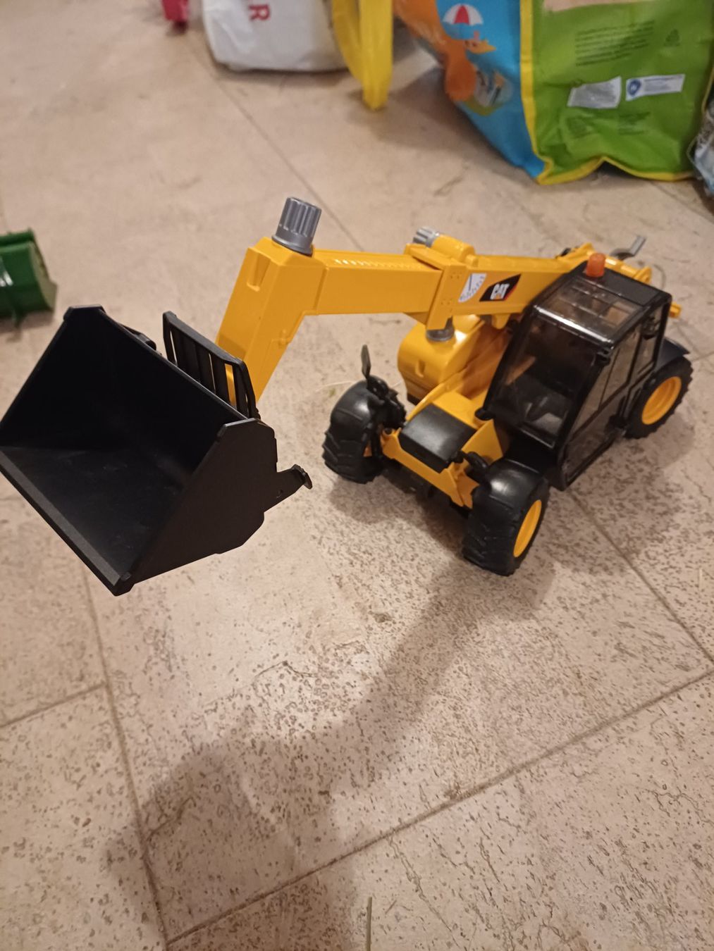 Jouets: Cat Teleskoplader – D'occasion à Fällanden par Dverkaufen