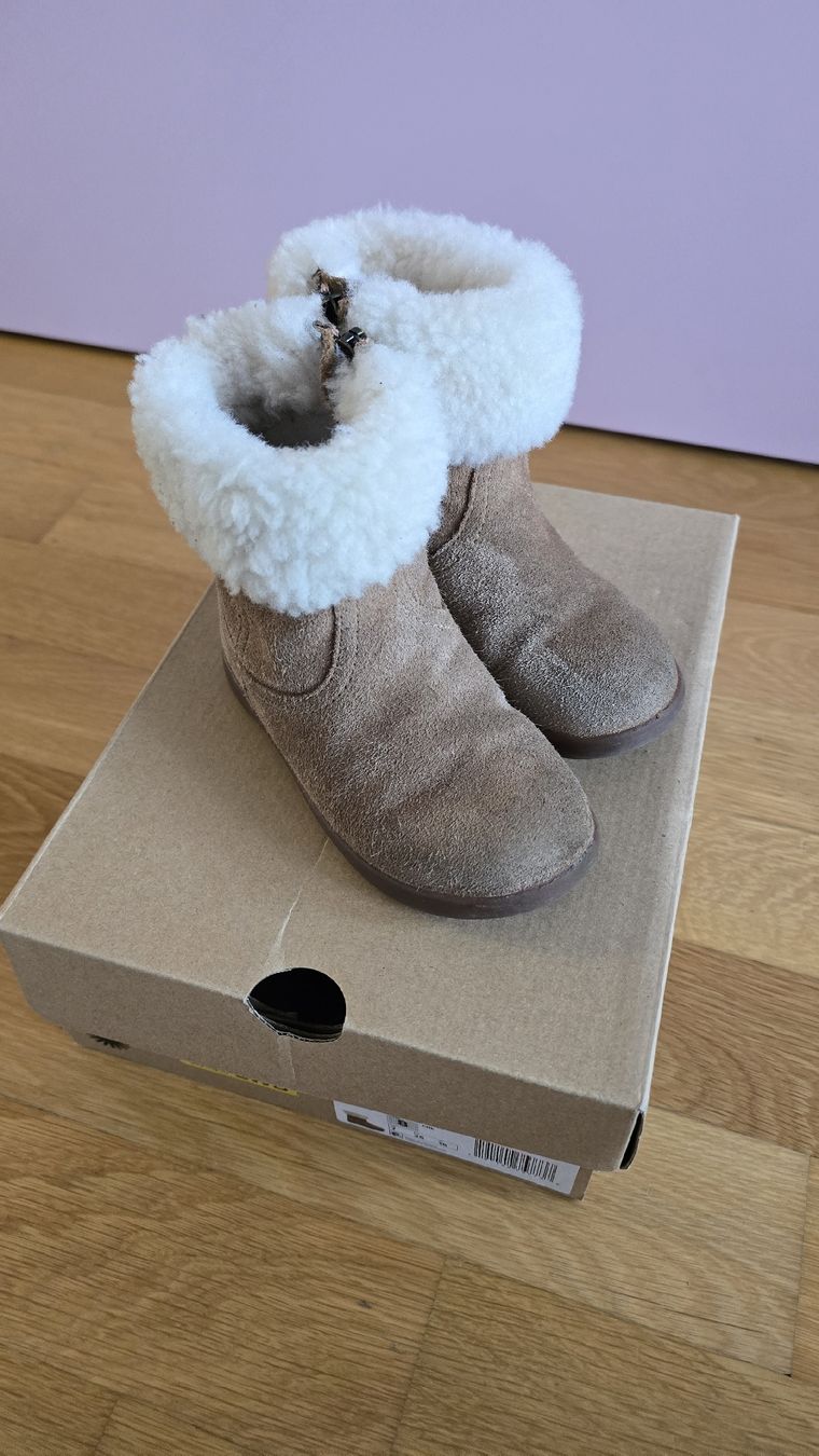 Schuhe für Mädchen: UGG Boots,  Gr. 25 ❄️ – Gebraucht aus Zug von zebbra192 2