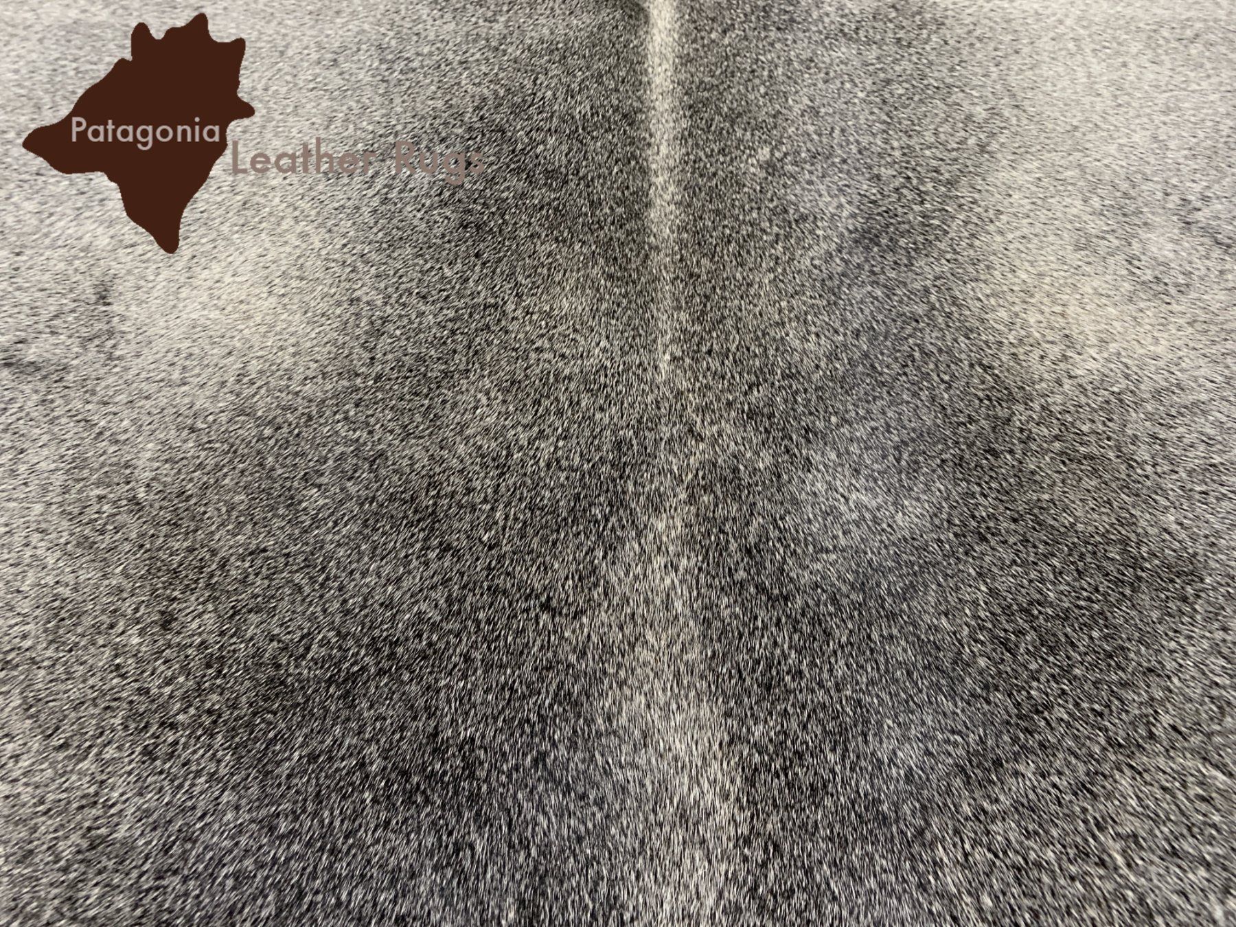 Tappeti: Kuhfell Teppich Grey – Nuovo e nell'imballaggio originale da Arbedo venduto da patagonialeatherrugs 1