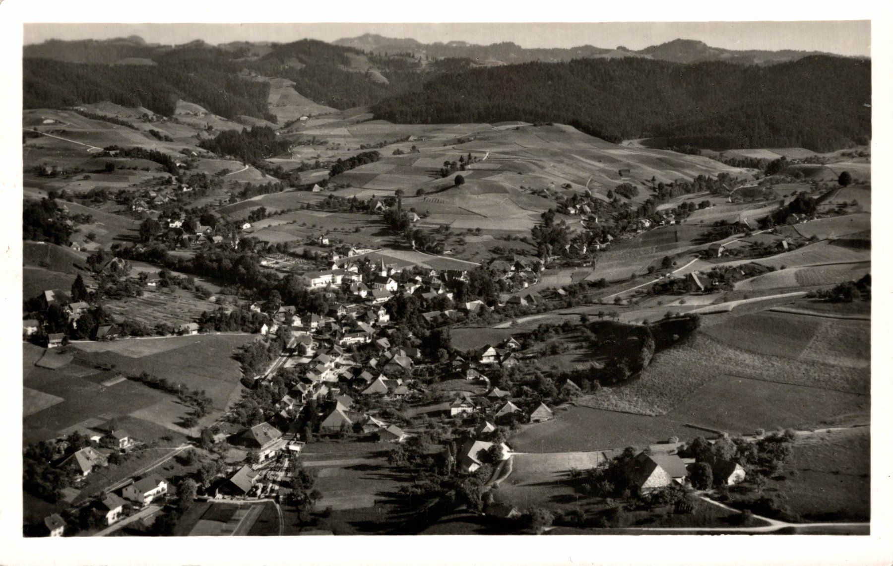 Cartoline postali: Fliegeraufnahme Eriswil – Usato da Bronschhofen venduto da Astore