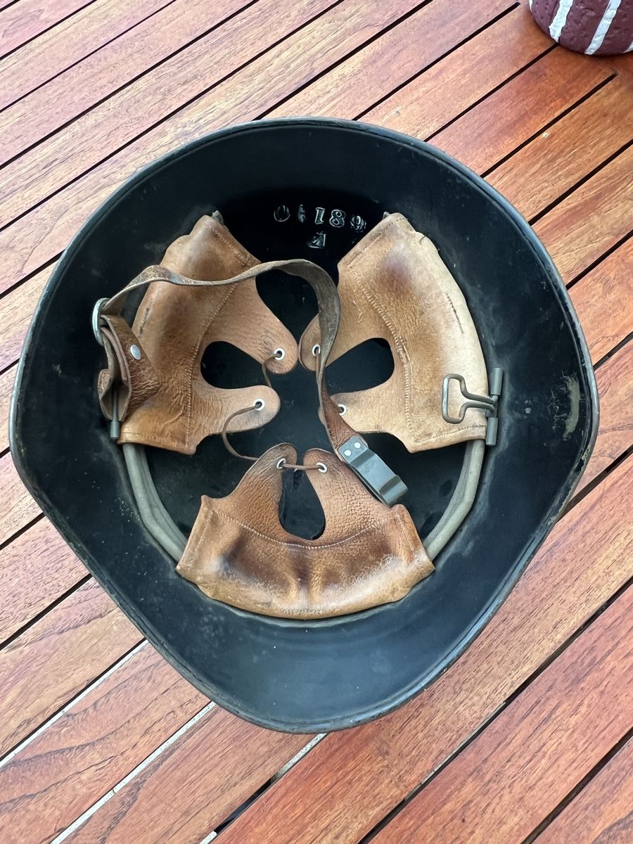 Uniformi & Effetti personali: Ancien casque militaire / pompier Valaisan – Usato da MASSONGEX venduto da Luluone 4