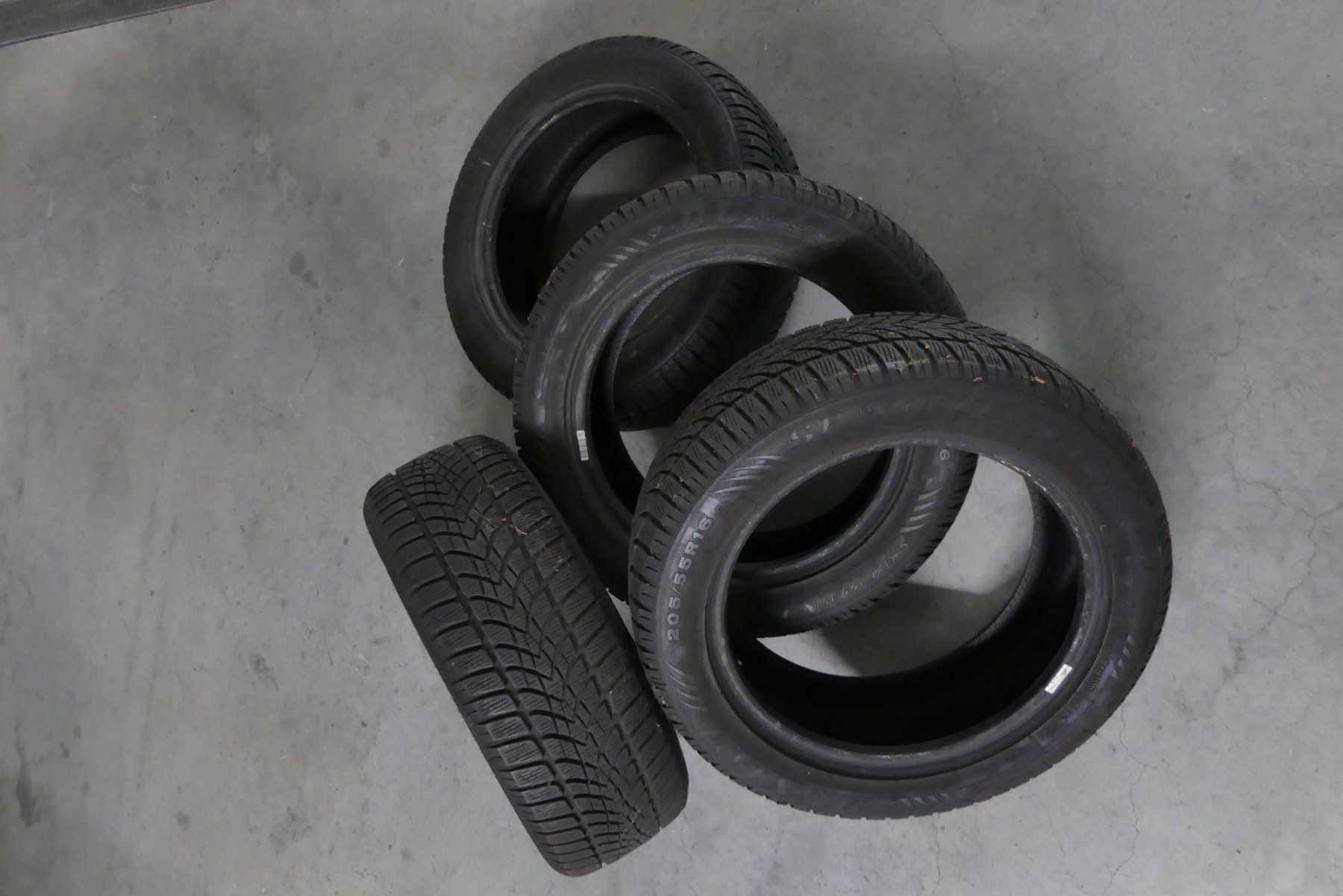 Pneus & Roues: DUNLOP WINTERREIFEN – D'occasion à Triesen par Rnc1 1