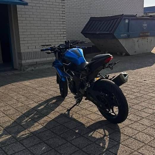 Strada: Motorrad Kawasaki Z125 – Usato da Brüttisellen venduto da ConnyMeuri 1