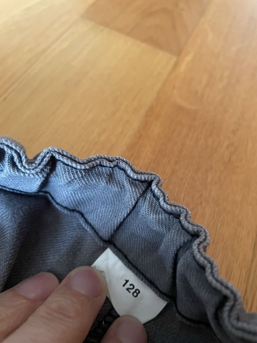 Pantalons: Arbeitshose grau Grösse 128 mit Applikationen – D'occasion à Bern par brup 2