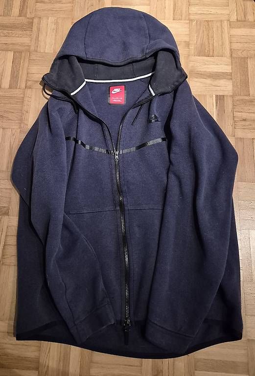 Vestes: Dunkelblaue Nike Stoffjacke – D'occasion à Ettingen par mus_qx88