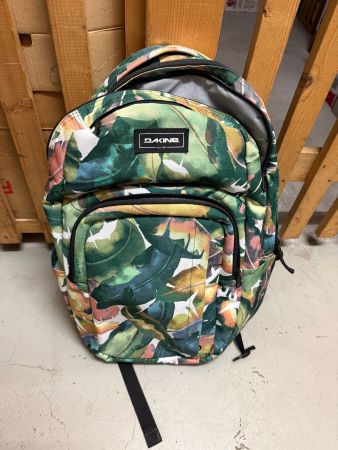 Dakine Rucksack Blumenmuster guter Zustand