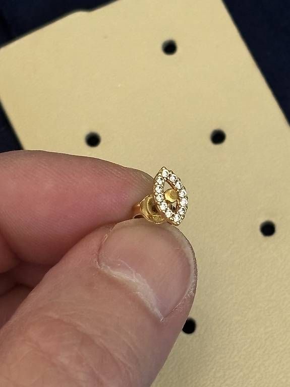 Orecchini pendenti & Orecchini a lobo: 18 Karat Ohrstecker – Nuovo e nell'imballaggio originale da Spreitenbach venduto da seida76 1