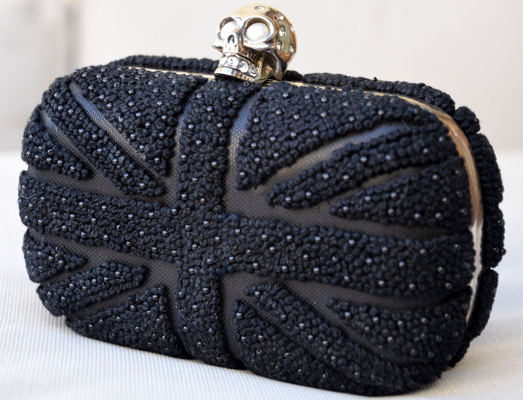 Alexander Mcqueen Borse da donna: Tasche Alexander McQueen Beetle Box Clutch sac – Usato da Collonges venduto da Auganien 2