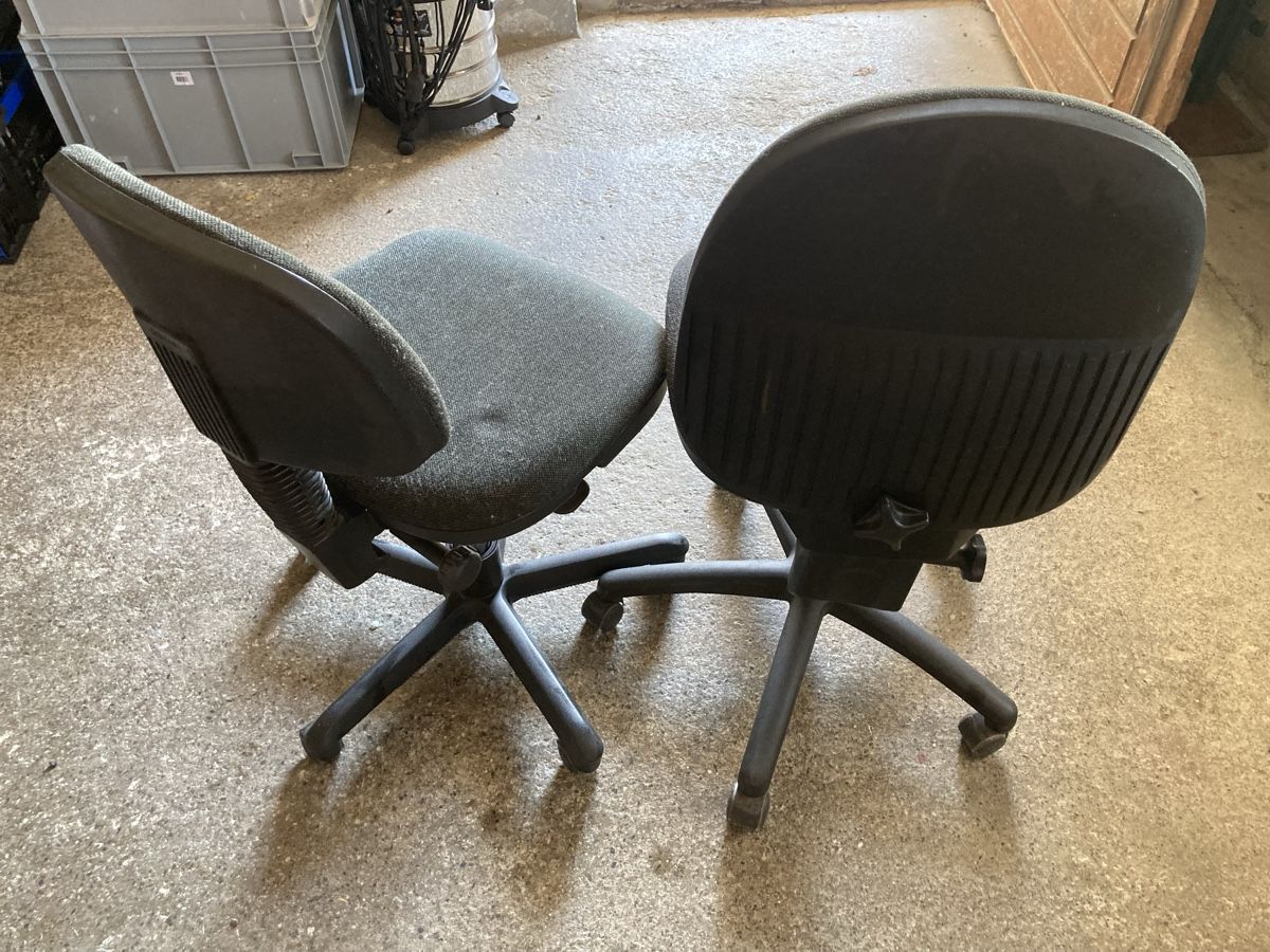 Chaises: Bürostuhl 2er Set gebraucht – D'occasion à Wichtrach par Queensparkunite 1