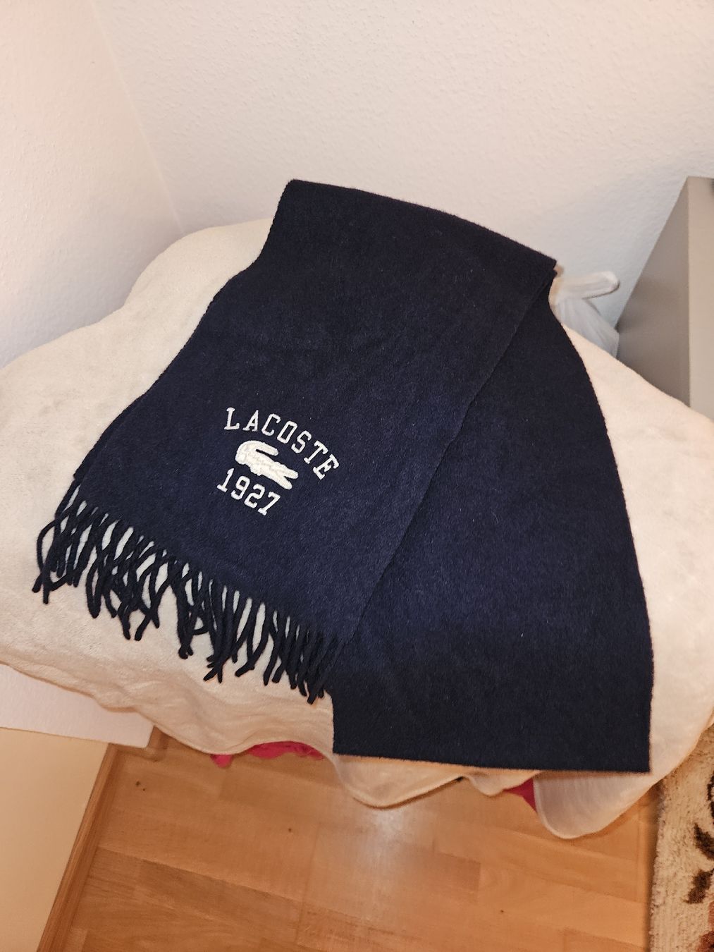 Lacoste Sciarpe: lacoste  100% woll schall – Usato da Basel venduto da fragolina08