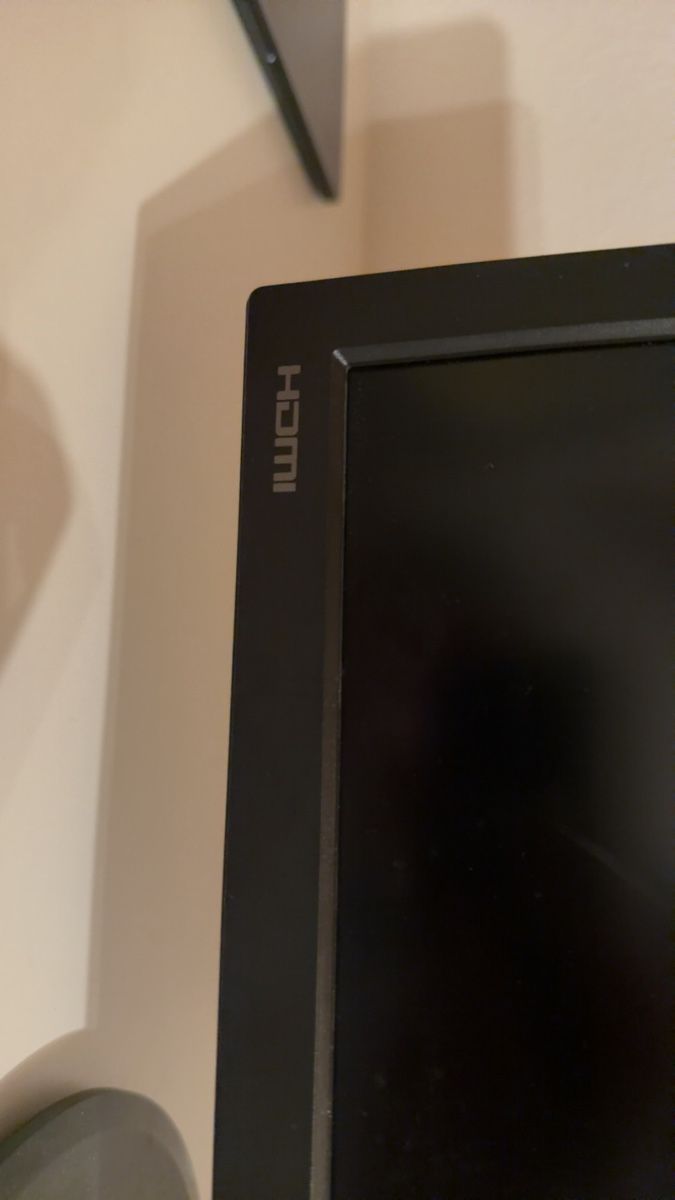 Monitore: Monitor – Gebraucht aus Pfeffikon LU von TomiRasic 1