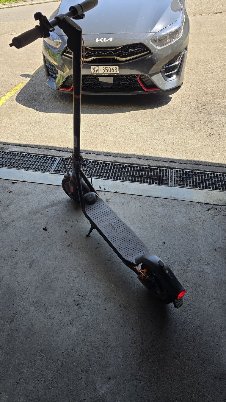 Segway Kickboard: Segway Ninebot F40D E-Scooter – Usato da Emmetten venduto da osmuzi 7