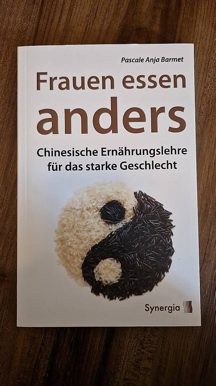 Libri: Buch Frauen essen anders – Usato da Seewen SO venduto da Perle8