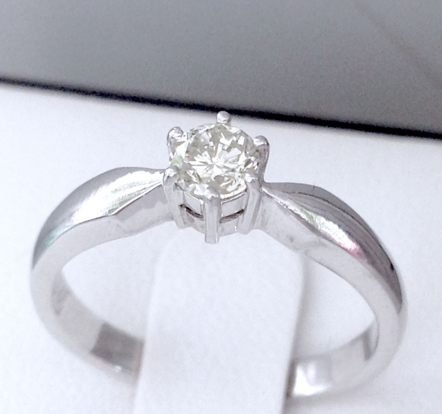 Ringe: NEUER DIAMANT-SOLITÄR RING 0.30ct WG750 – Neu und originalverpackt aus Roggwil /BE von elegance45 1