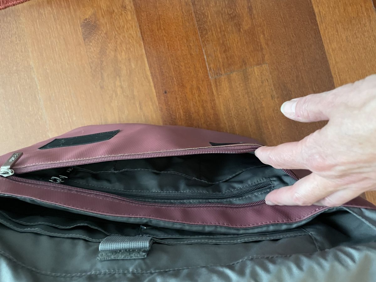 Bree Taschen: Bree Umhängetasche, wasserdicht, Laptopfach – Gebraucht aus Horgen von bho66 4
